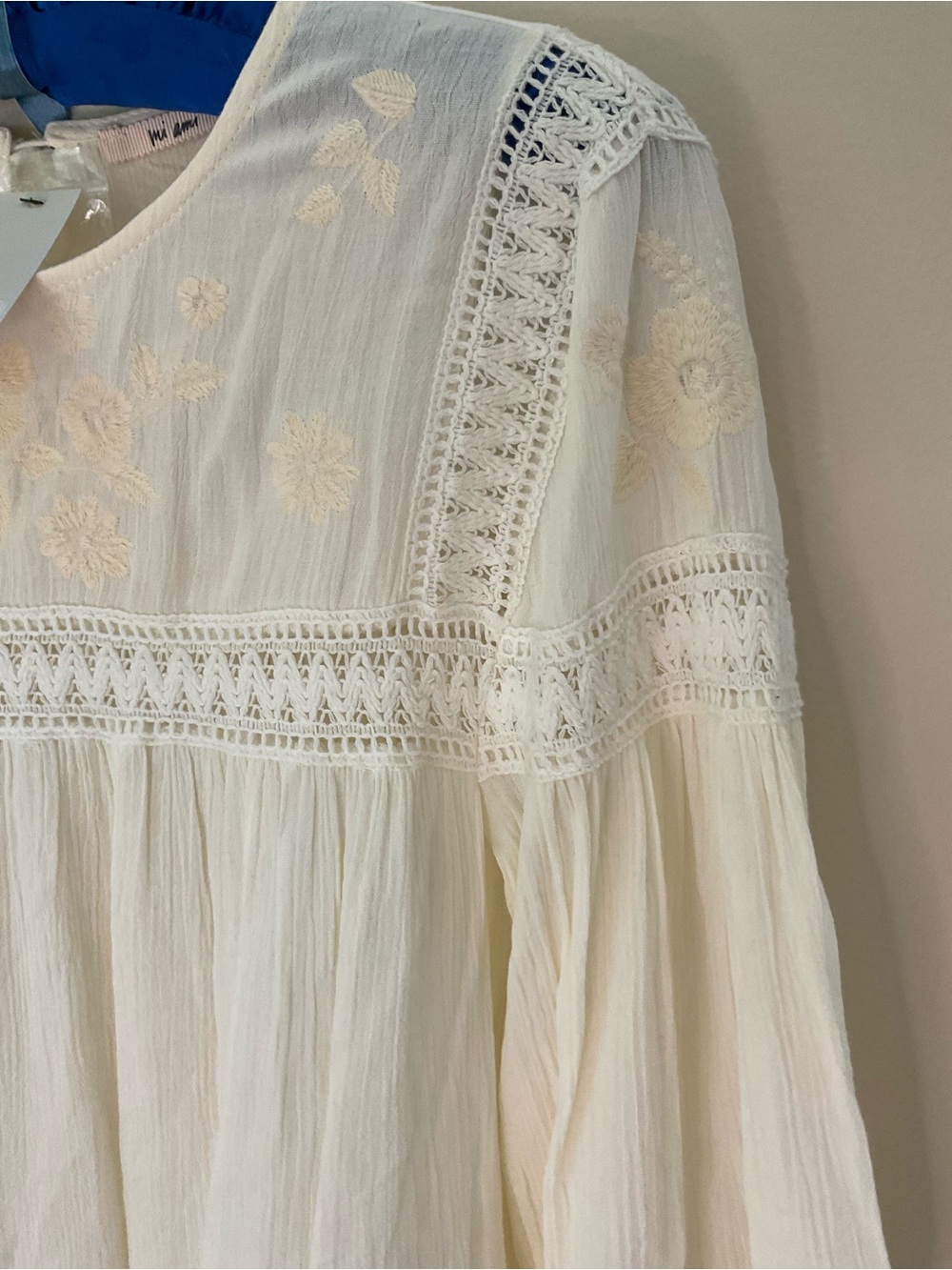 Francesca's Collections Cream Embroidered Peasant Top - Picture 4 of 6